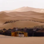 Camp berbère dans les dunes