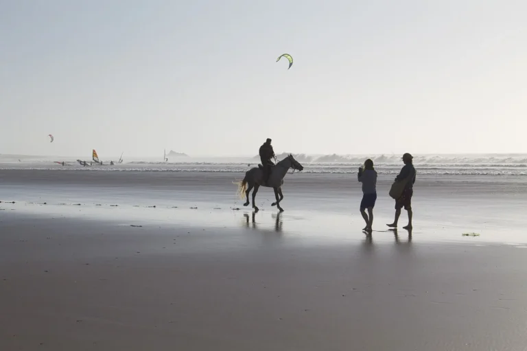 Balade à cheval et kitesurf sur la plage d’Essaouira