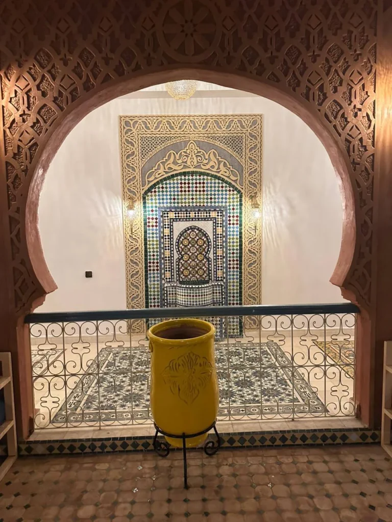 Photos Arche et zellige vus depuis la galerie du riad