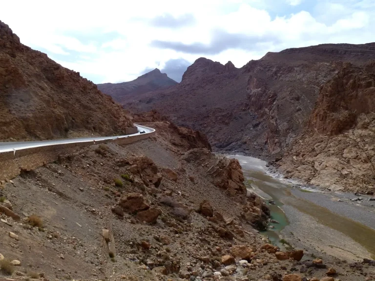 Gorges du Ziz sur la route de Fès au désert de Merzouga