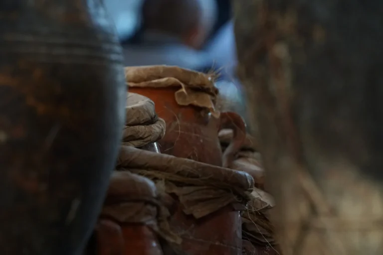 Jarres de tanjia marrakchie prêtes à cuire