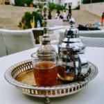 صينية شاي بالنعناع تقليدية