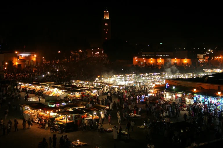 Stands de cuisine de la place Jemaa el-Fna la nuit, Marrakech